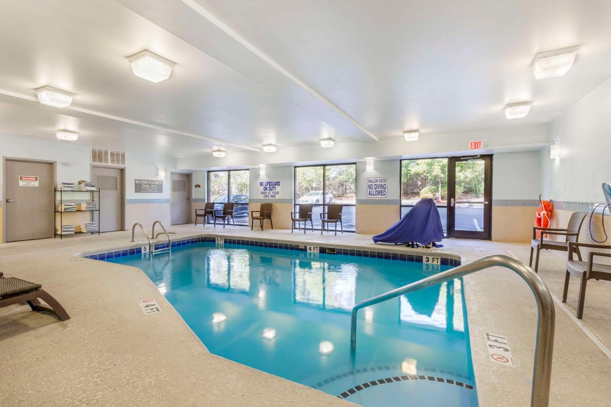 Comfort Suites Columbia Northeast - Fort Jackson Exterior foto